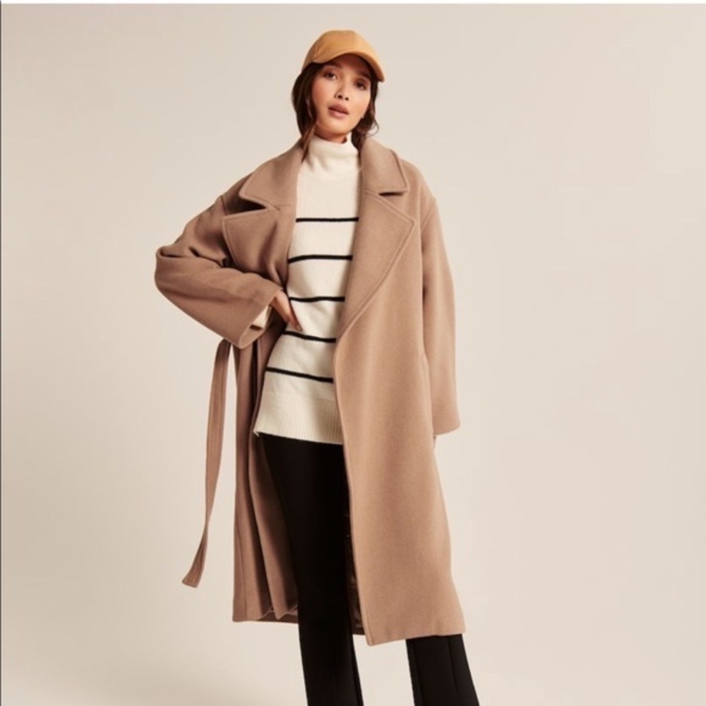 Abercrombie Women’s Slouchy Belted Wool-Blend Coat
